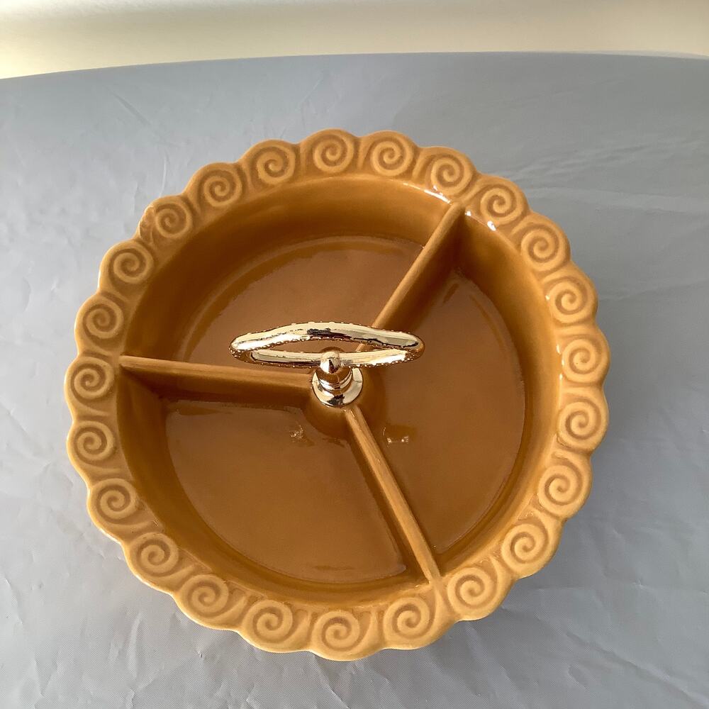 Vintage CALIF USA 267 Ceramic Mustard Yellow With Gold Handle 3 Divided Dish - Picture 4 of 6